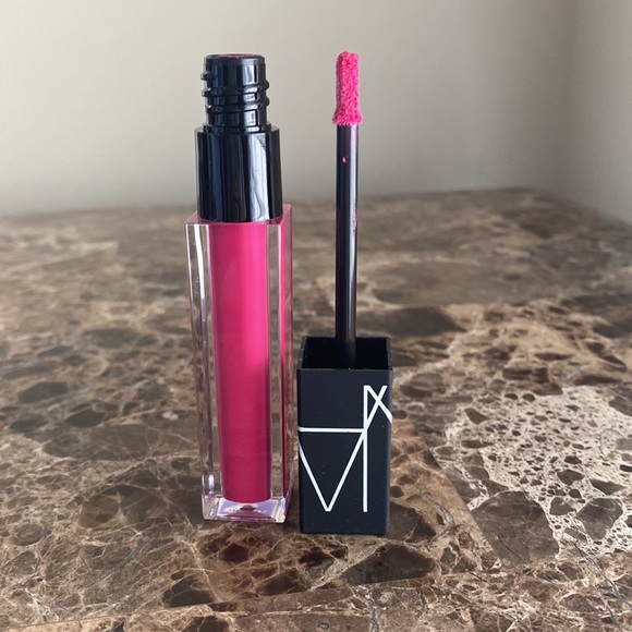 NARS VELVET LIP GLIDE (DANCETERIA
Fuchsia) - Picture 6 of 8